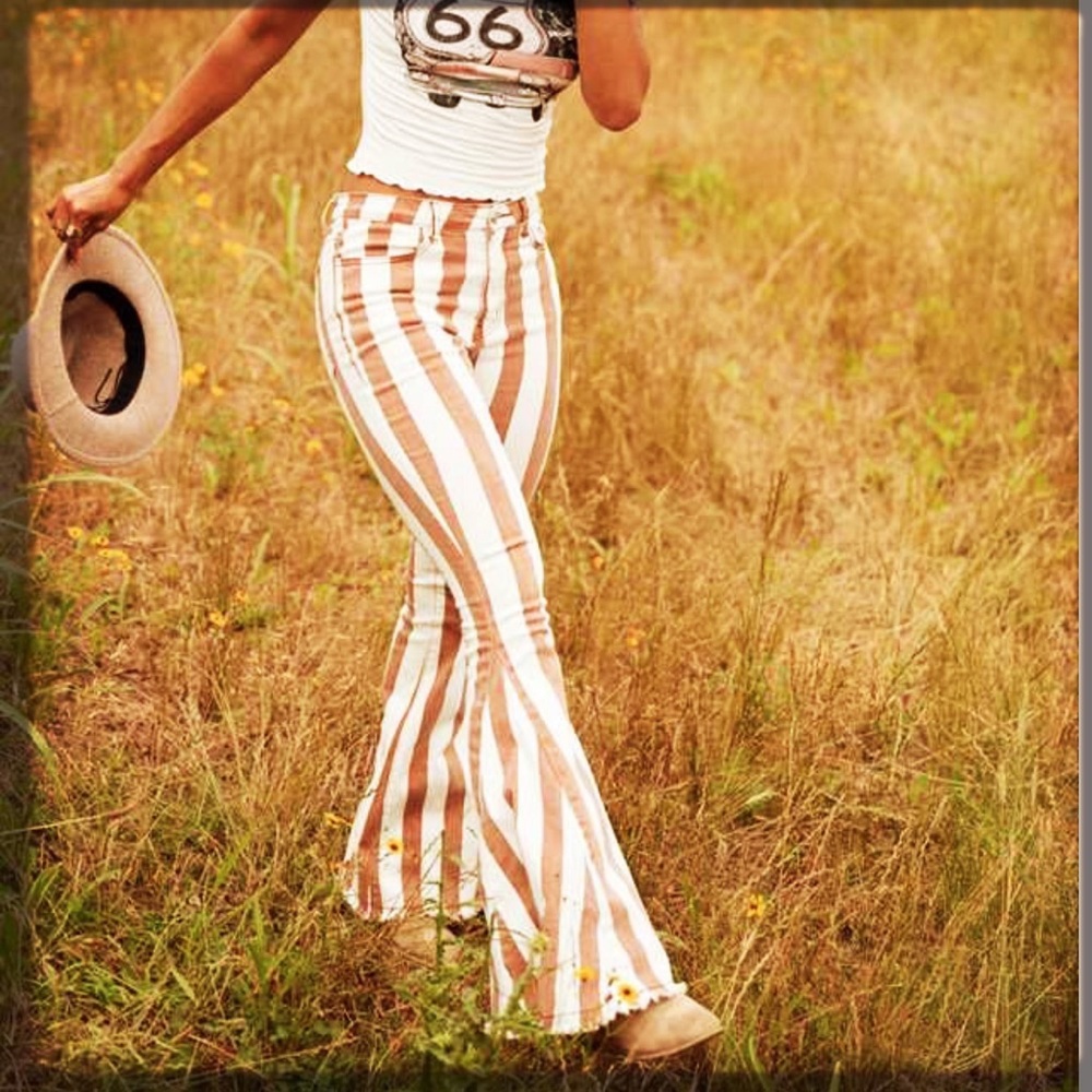 🌟FLASH SALE🌟 “SWEET JANE” Bell Flare Jeans - Picture 8 of 14